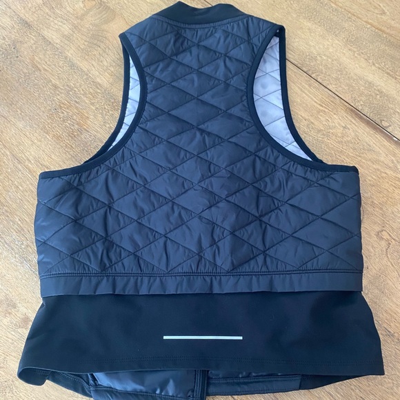 Nike Black Aerolayer Running Vest - Picture 4 of 5